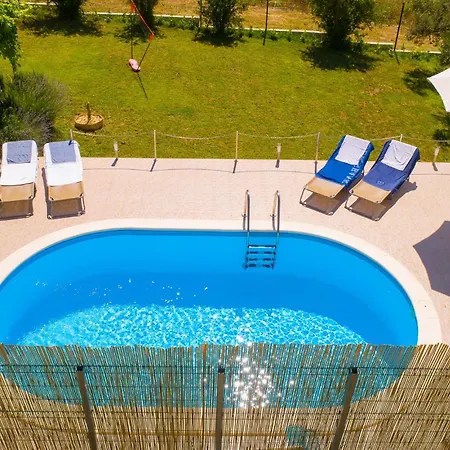 Semesterbostad Gorgeous In Solin