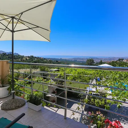 Holiday home With Sea View Vii Solin